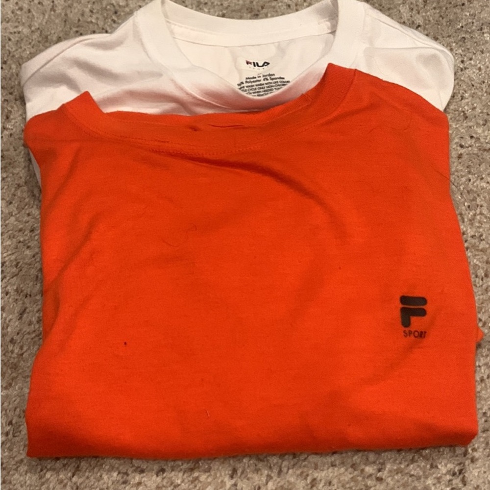 2 Fila T-shirt (medium)